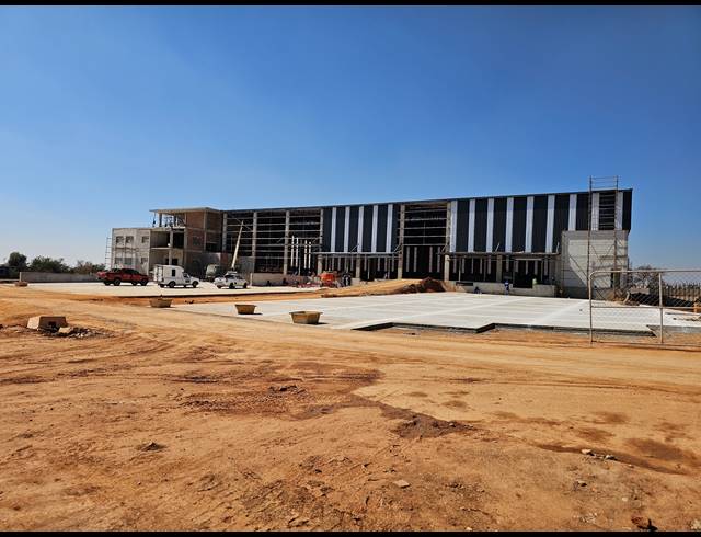 6,000M² WAREHOUSE TO LET IN LANSERIA